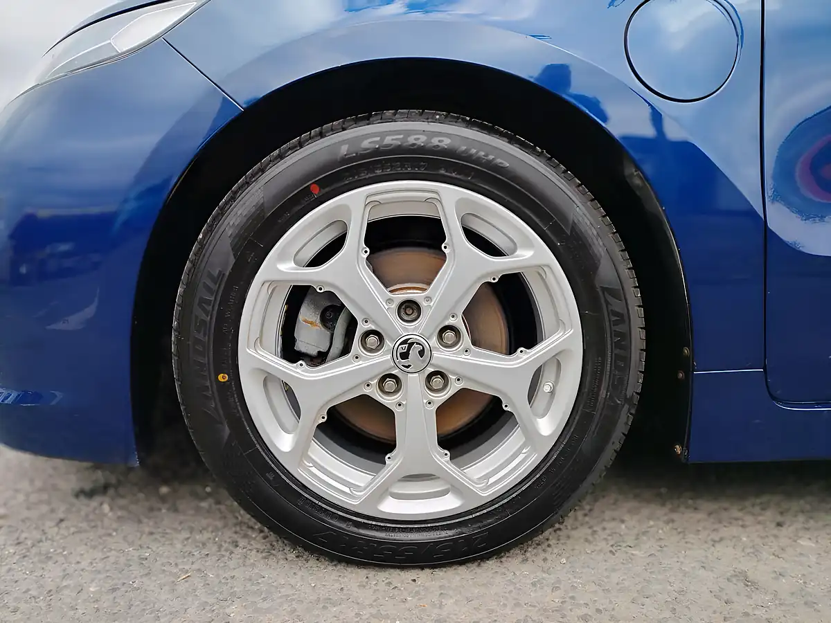 Used 2014 Vauxhall Ampera Electron Ice Metallic Blue - Interior and Exterior details 15