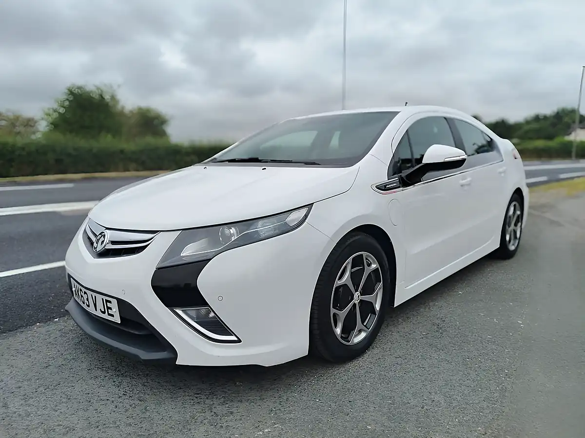 Used 2014 Vauxhall Ampera Positiv White - Interior and Exterior details 3