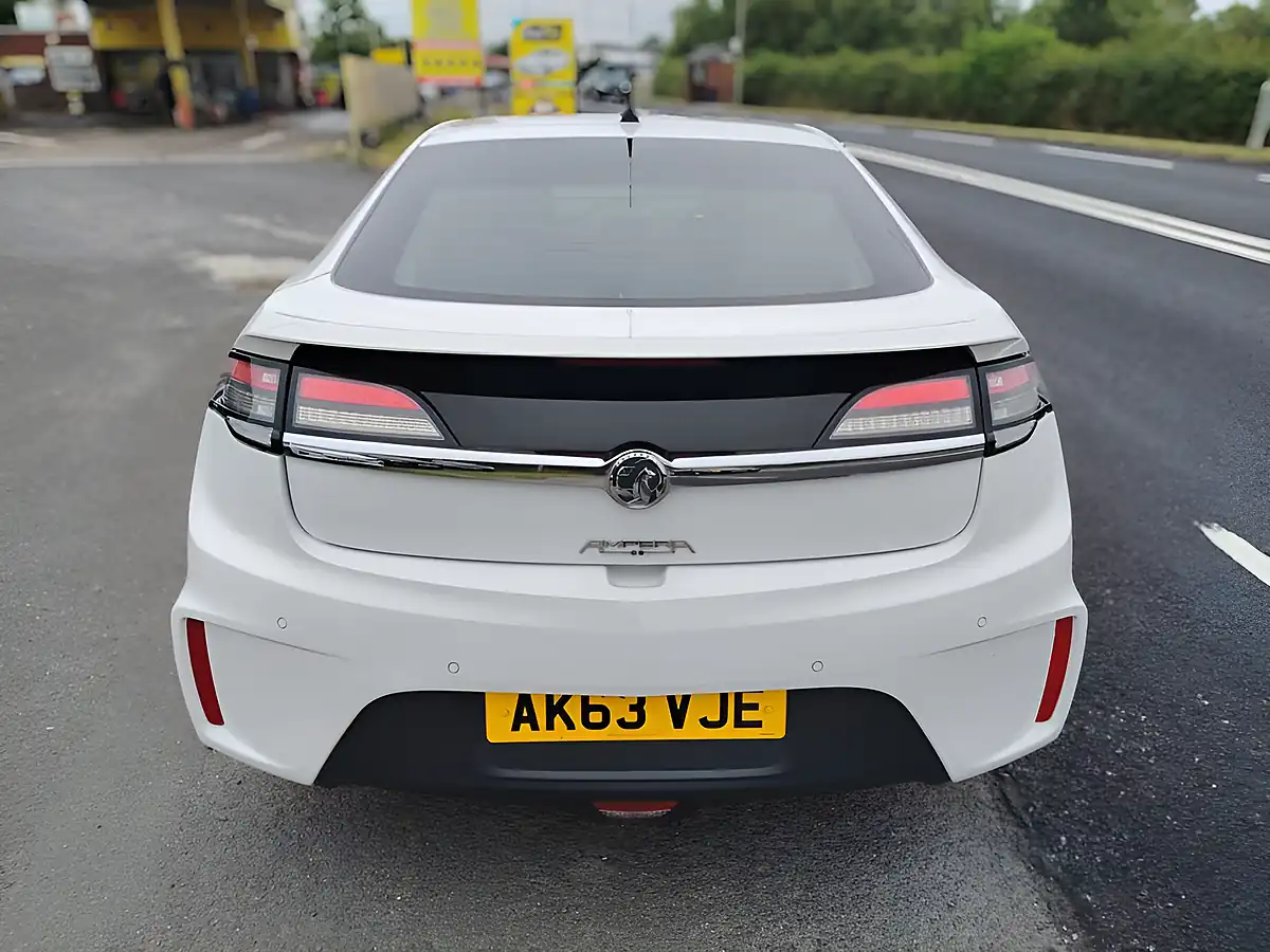 Used 2014 Vauxhall Ampera Positiv White - Interior and Exterior details 5