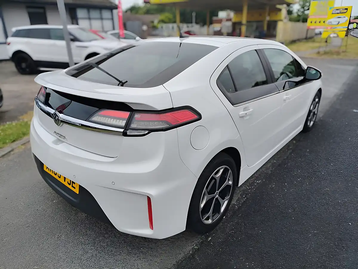 Used 2014 Vauxhall Ampera Positiv White - Interior and Exterior details 6