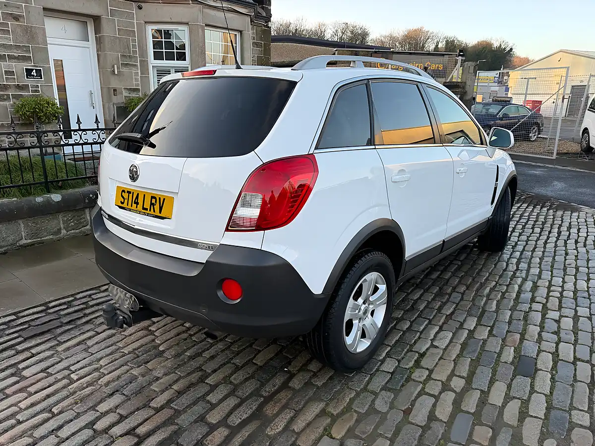 Used 2014 Vauxhall Antara Exclusiv White - Interior and Exterior details 10
