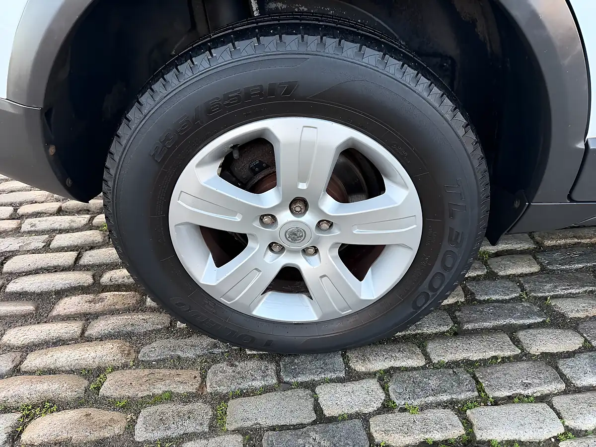 Used 2014 Vauxhall Antara Exclusiv White - Interior and Exterior details 12