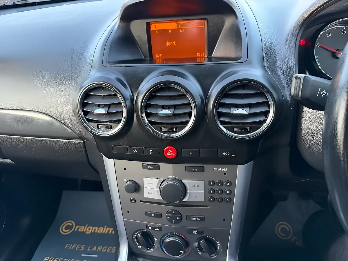 Used 2014 Vauxhall Antara Exclusiv White - Interior and Exterior details 17
