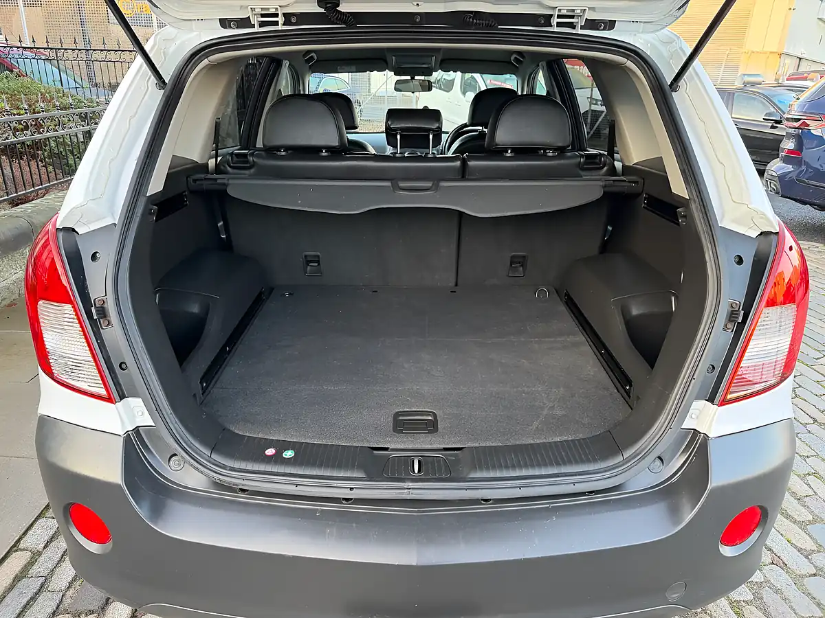 Used 2014 Vauxhall Antara Exclusiv White - Interior and Exterior details 19