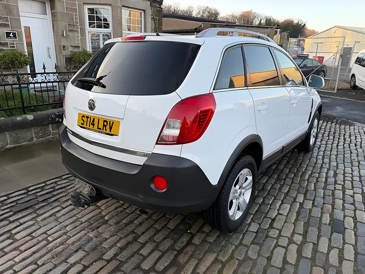 Used 2014 Vauxhall Antara Exclusiv White - Interior and Exterior details 9