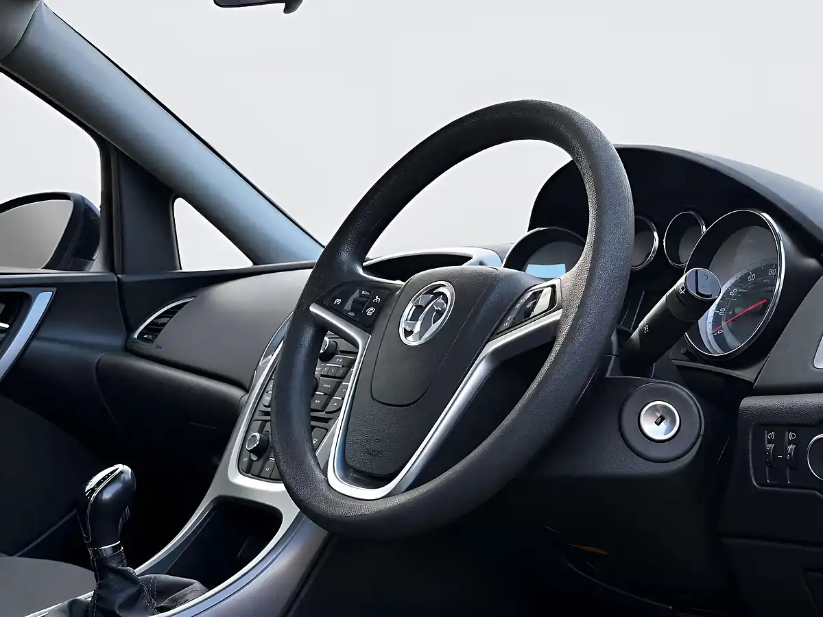 Used 2014 Vauxhall Astra Design Grey - Interior and Exterior details 11