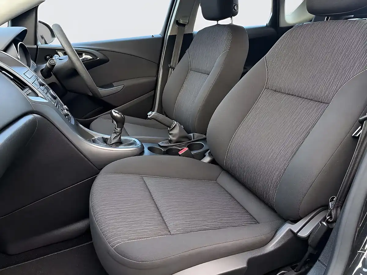 Used 2014 Vauxhall Astra Design Grey - Interior and Exterior details 13