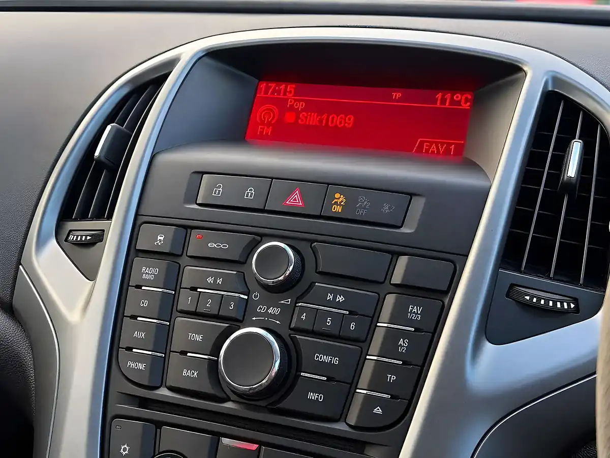 Used 2014 Vauxhall Astra Design Grey - Interior and Exterior details 17