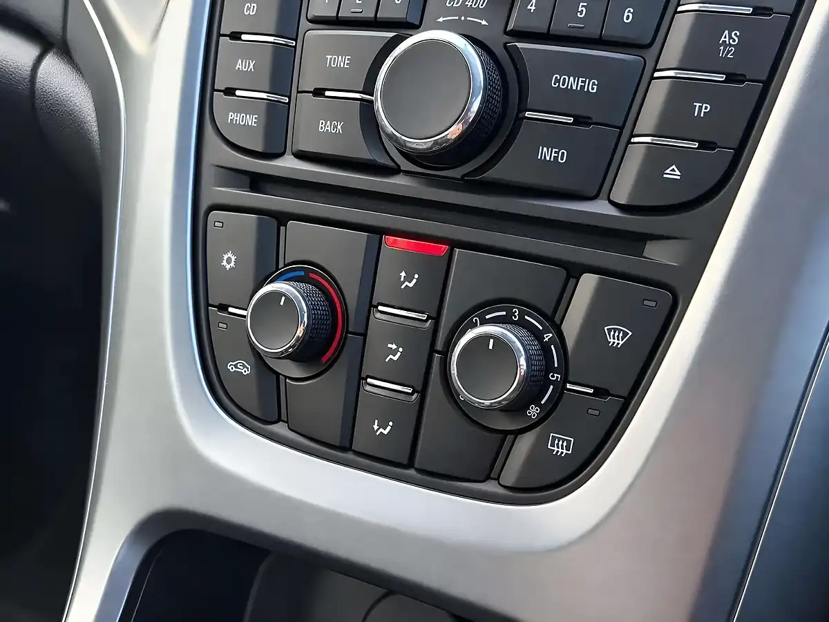 Used 2014 Vauxhall Astra Design Grey - Interior and Exterior details 18