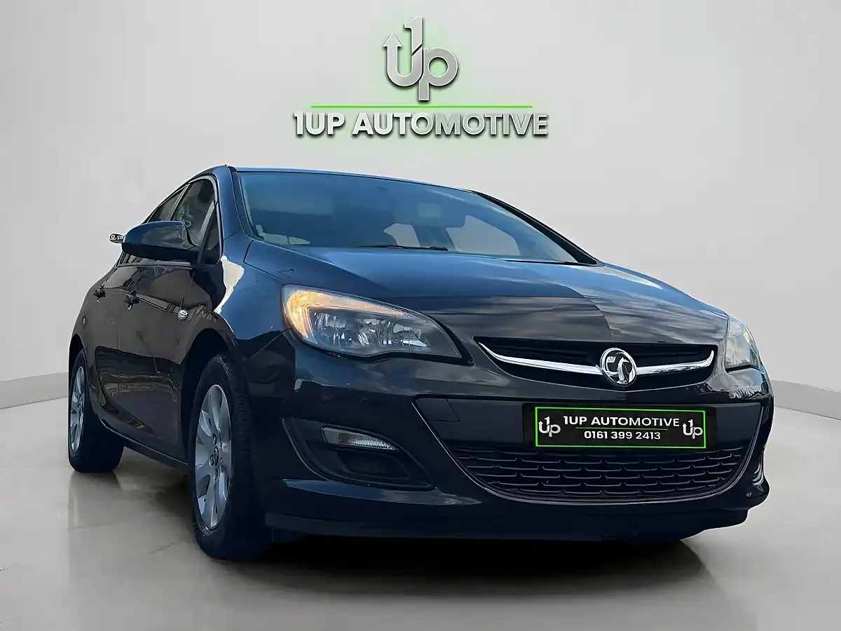 Used 2014 Vauxhall Astra Design Grey - Interior and Exterior details 2