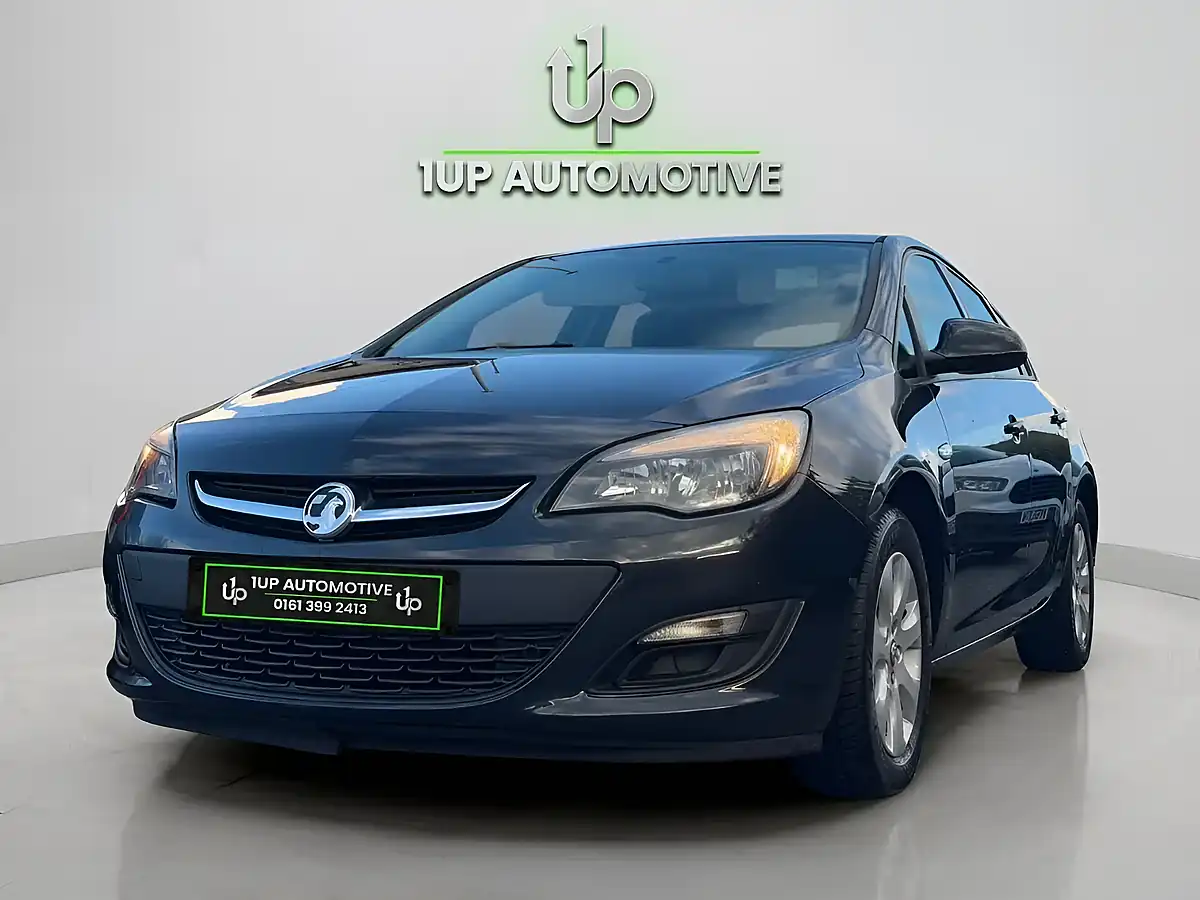 Used 2014 Vauxhall Astra Design Grey - Interior and Exterior details 6