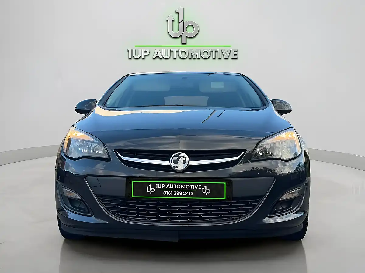 Used 2014 Vauxhall Astra Design Grey - Interior and Exterior details 7