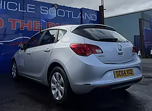 Used 2014 Vauxhall Astra Design Silver - Interior and Exterior details 14