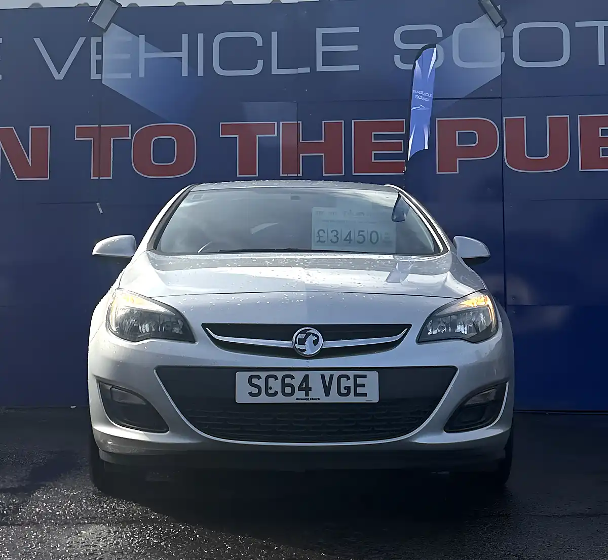 Used 2014 Vauxhall Astra Design Silver - Interior and Exterior details 5
