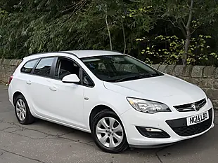 Used 2014 Vauxhall Astra Design White - Interior and Exterior details 2