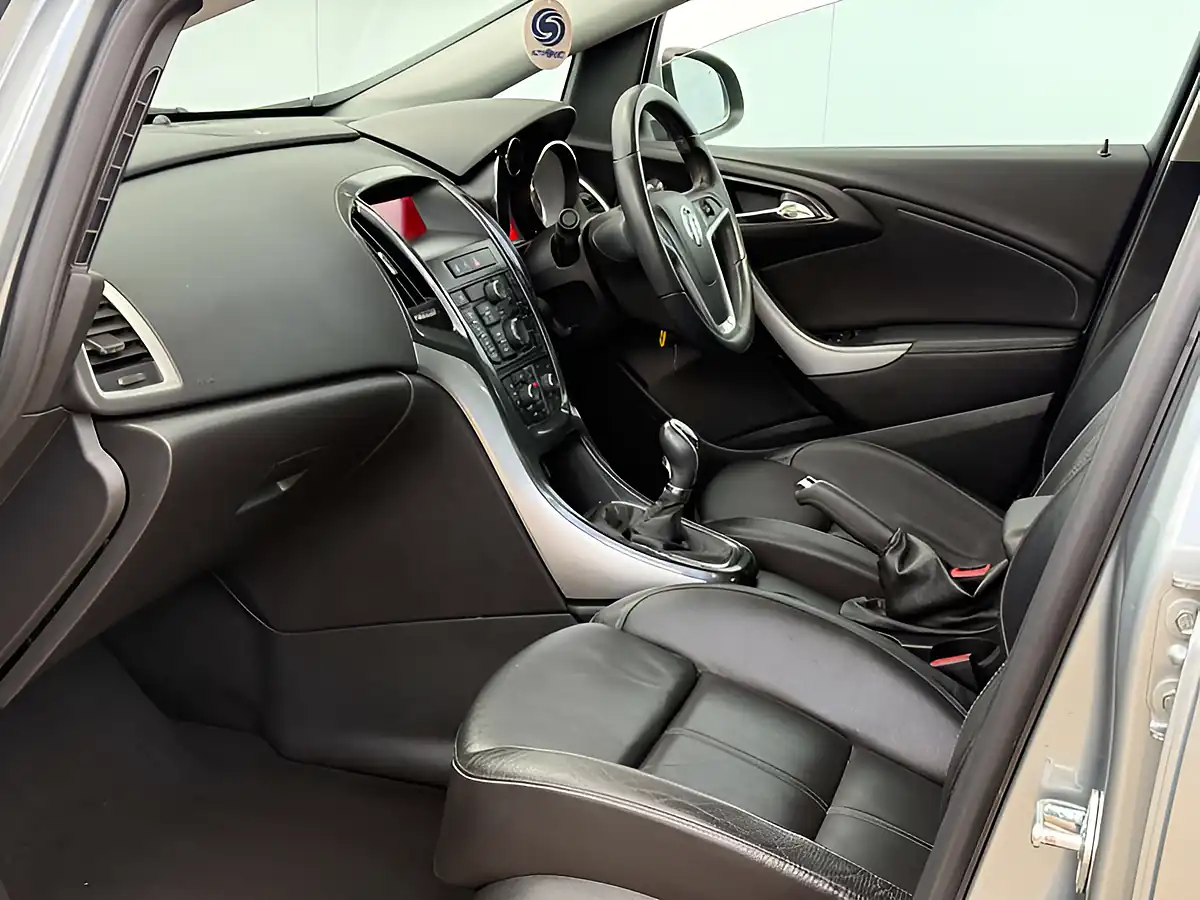 Used 2014 Vauxhall Astra Elite Asteroid Grey - Interior and Exterior details 12