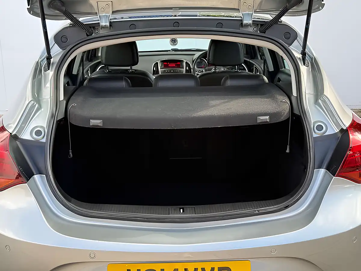 Used 2014 Vauxhall Astra Elite Asteroid Grey - Interior and Exterior details 16