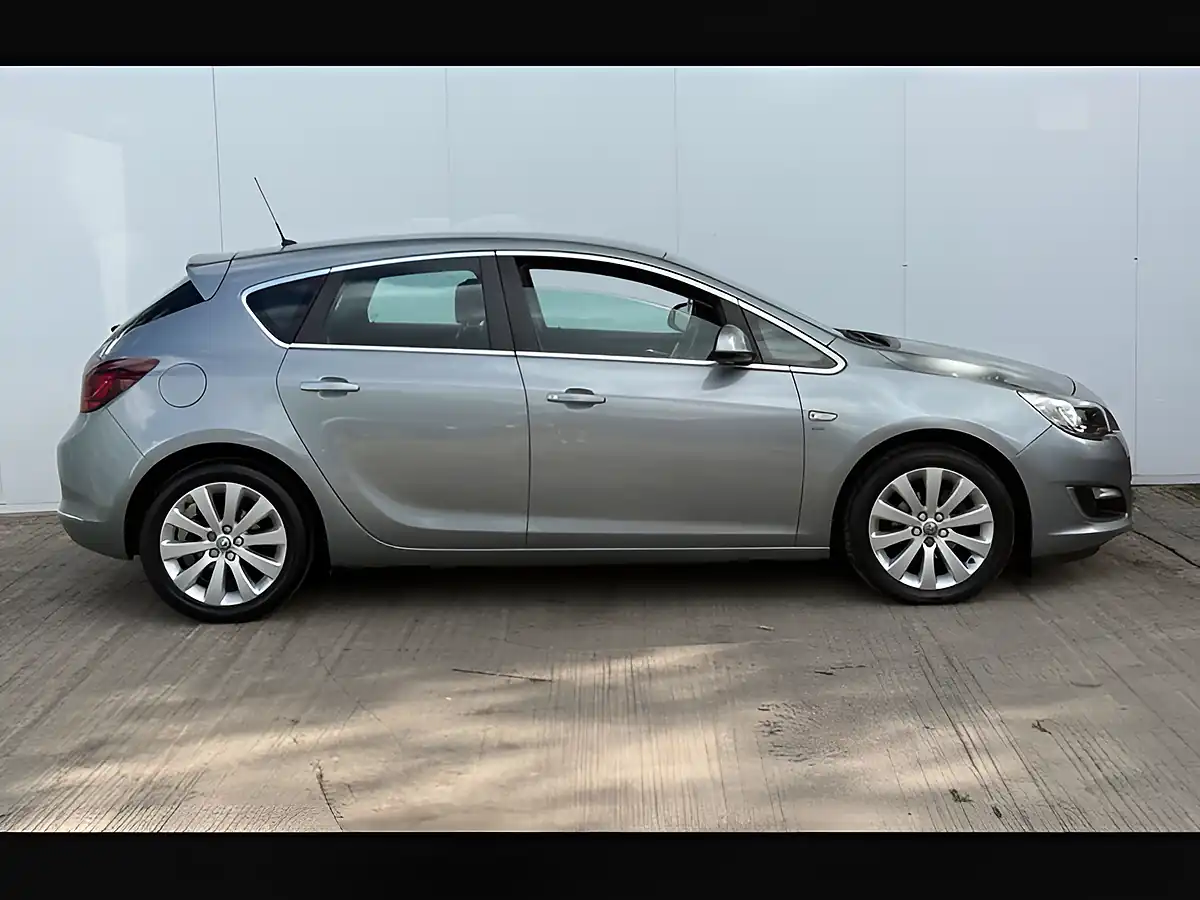 Used 2014 Vauxhall Astra Elite Asteroid Grey - Interior and Exterior details 3