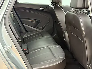 Used 2014 Vauxhall Astra Elite Asteroid Grey - Interior and Exterior details 7