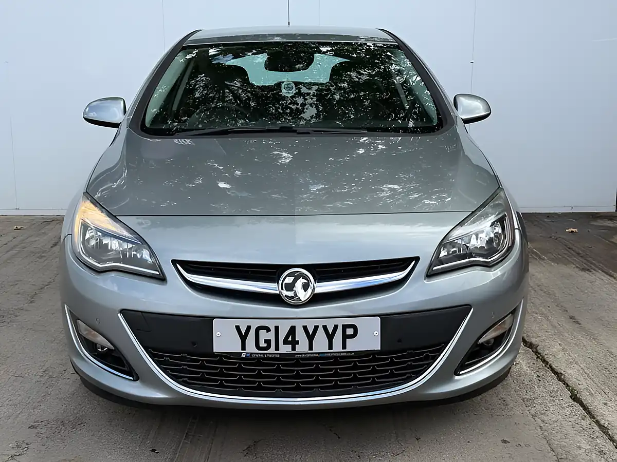 Used 2014 Vauxhall Astra Elite Asteroid Grey - Interior and Exterior details 8