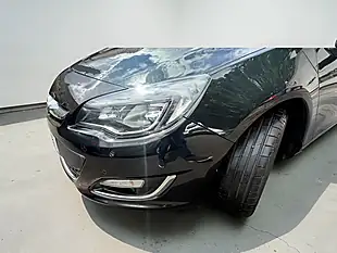 Used 2014 Vauxhall Astra Elite Black - Interior and Exterior details 11
