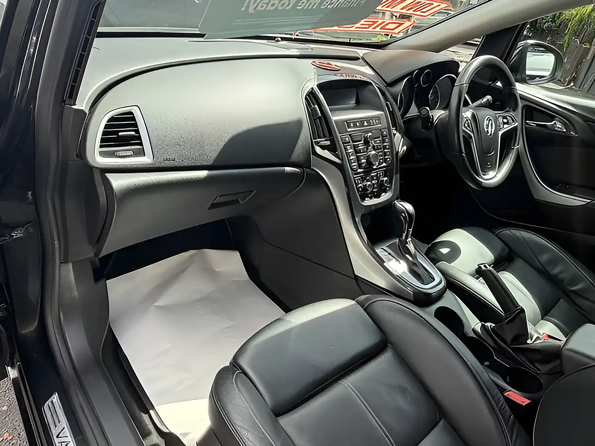 Used 2014 Vauxhall Astra Elite Black - Interior and Exterior details 12