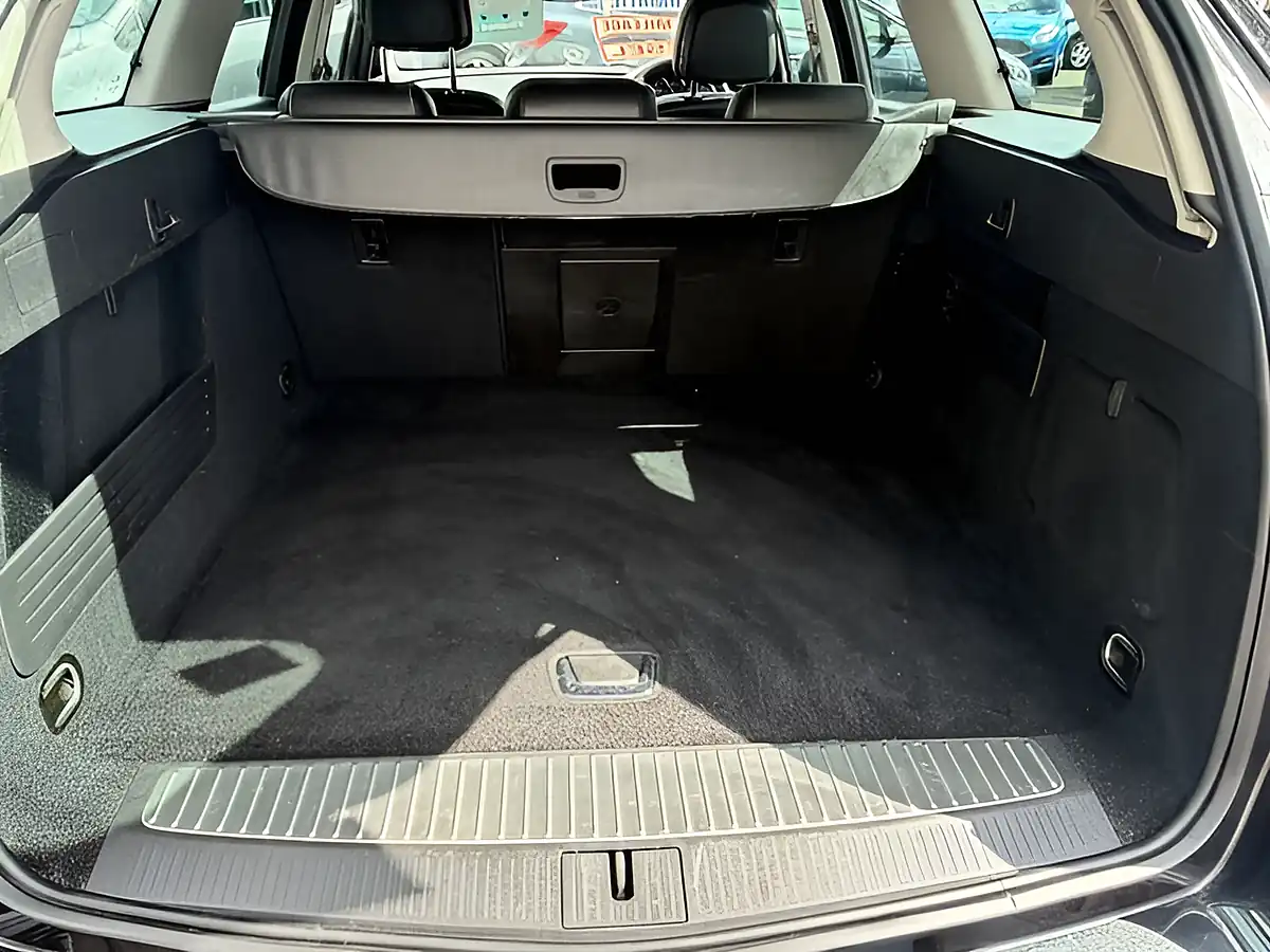 Used 2014 Vauxhall Astra Elite Black - Interior and Exterior details 14