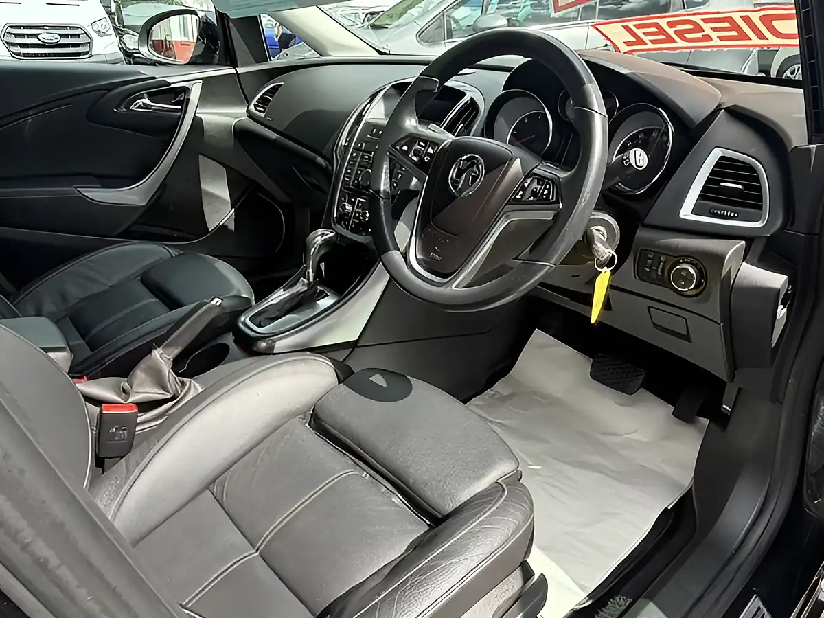 Used 2014 Vauxhall Astra Elite Black - Interior and Exterior details 17