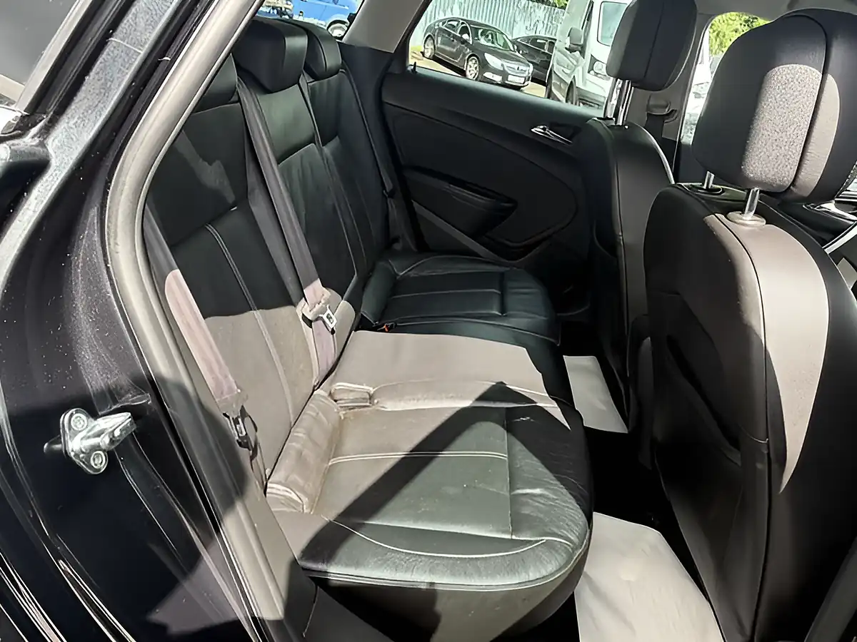 Used 2014 Vauxhall Astra Elite Black - Interior and Exterior details 19