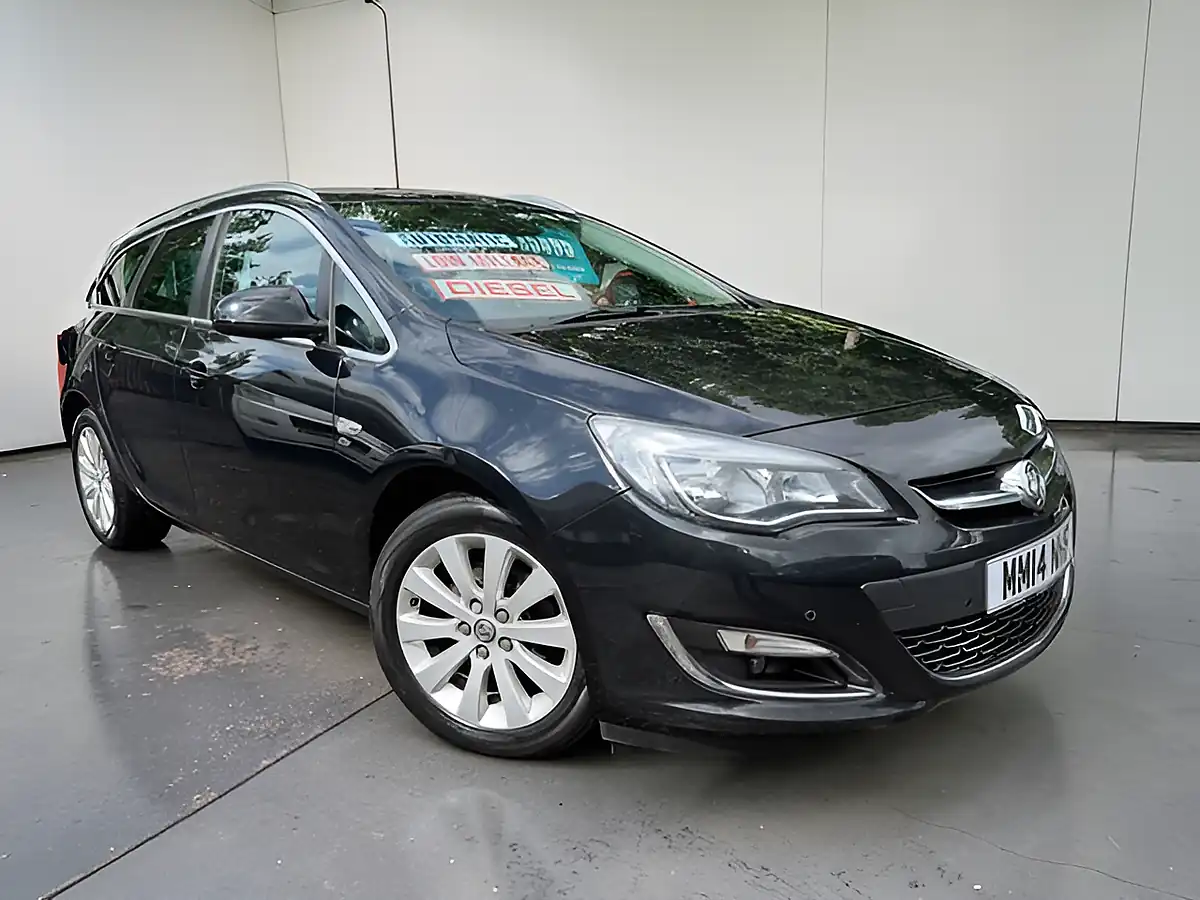 Used 2014 Vauxhall Astra Elite Black - Interior and Exterior details 2