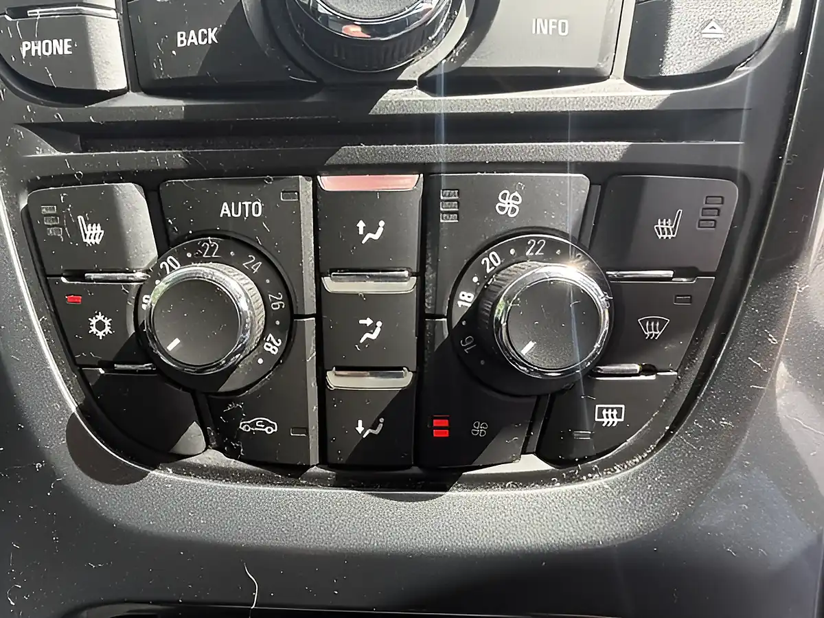 Used 2014 Vauxhall Astra Elite Black - Interior and Exterior details 20
