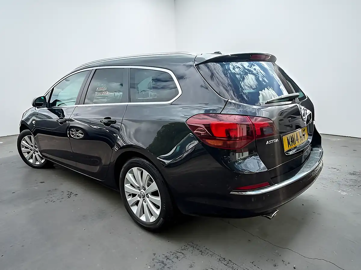 Used 2014 Vauxhall Astra Elite Black - Interior and Exterior details 5