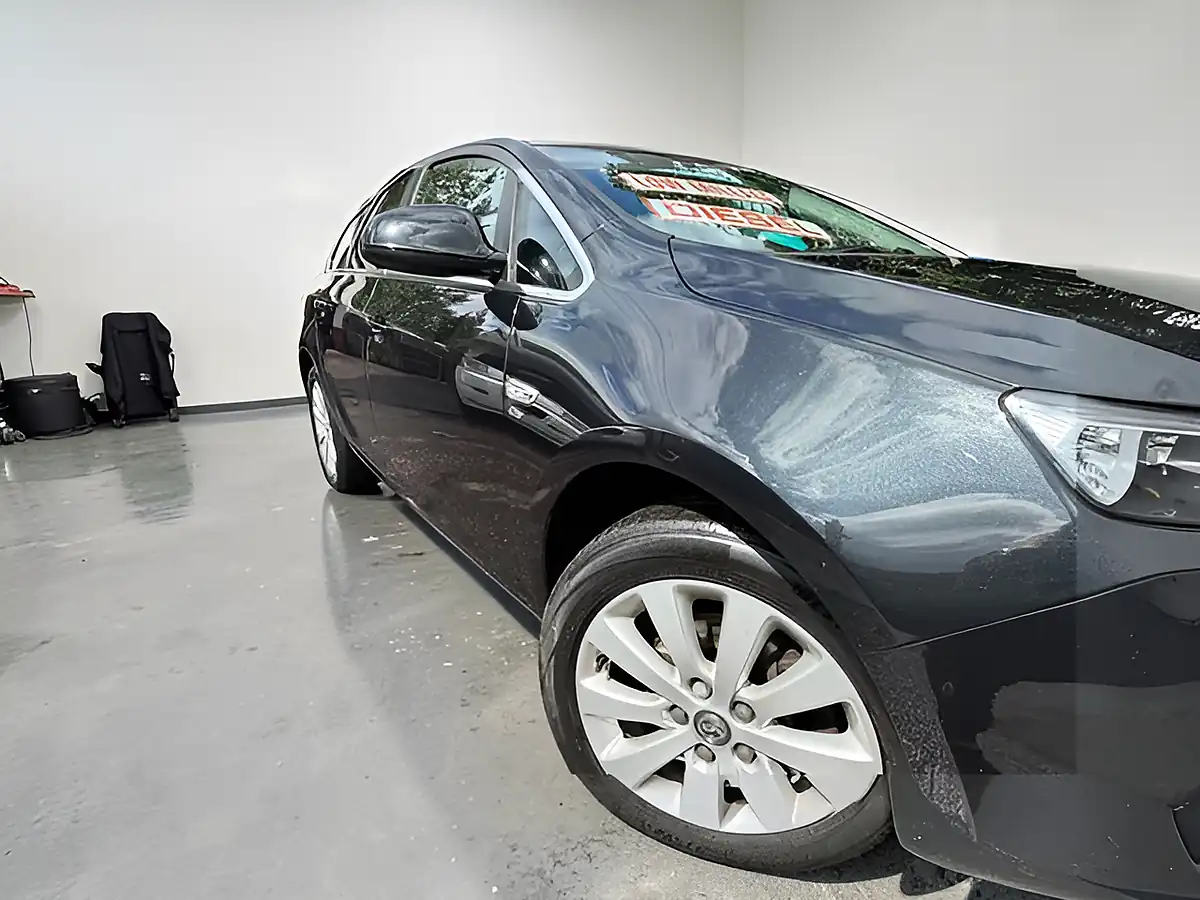 Used 2014 Vauxhall Astra Elite Black - Interior and Exterior details 8