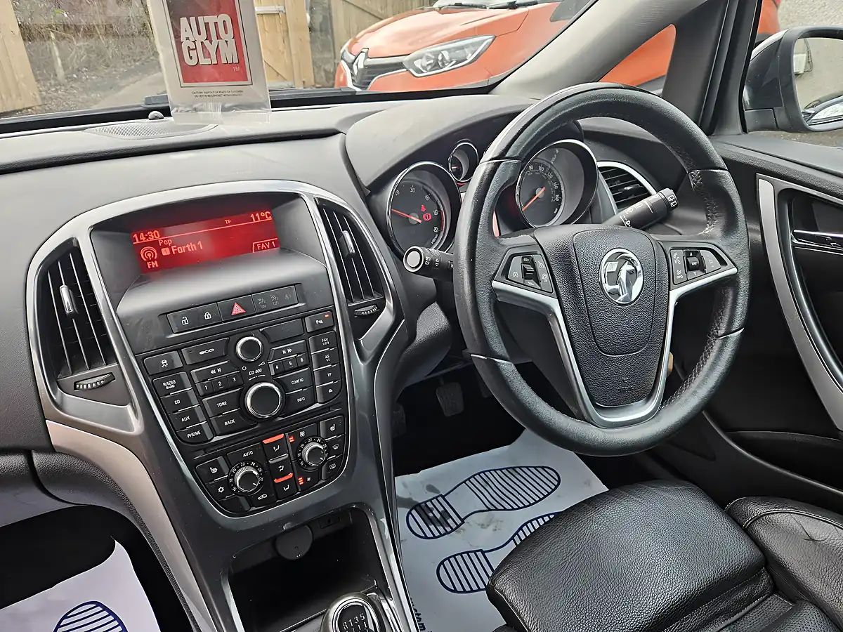 Used 2014 Vauxhall Astra Elite Black - Interior and Exterior details 13