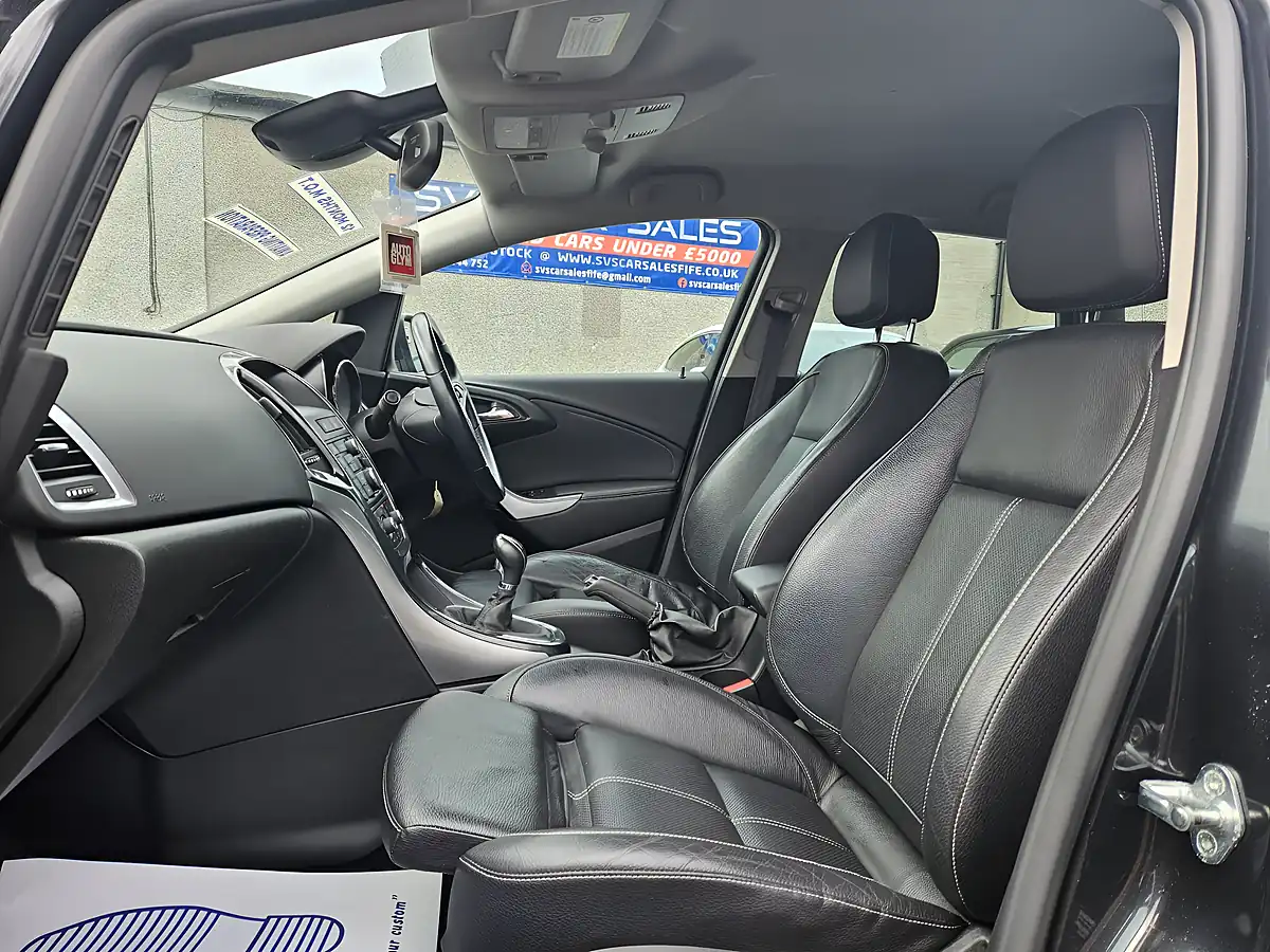 Used 2014 Vauxhall Astra Elite Black - Interior and Exterior details 14