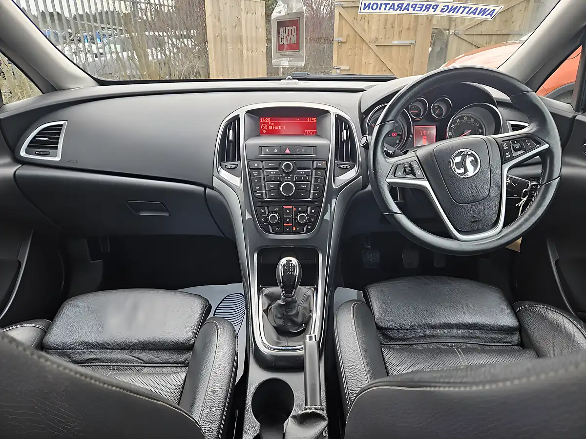 Used 2014 Vauxhall Astra Elite Black - Interior and Exterior details 15