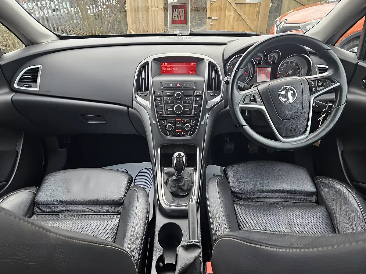 Used 2014 Vauxhall Astra Elite Black - Interior and Exterior details 16