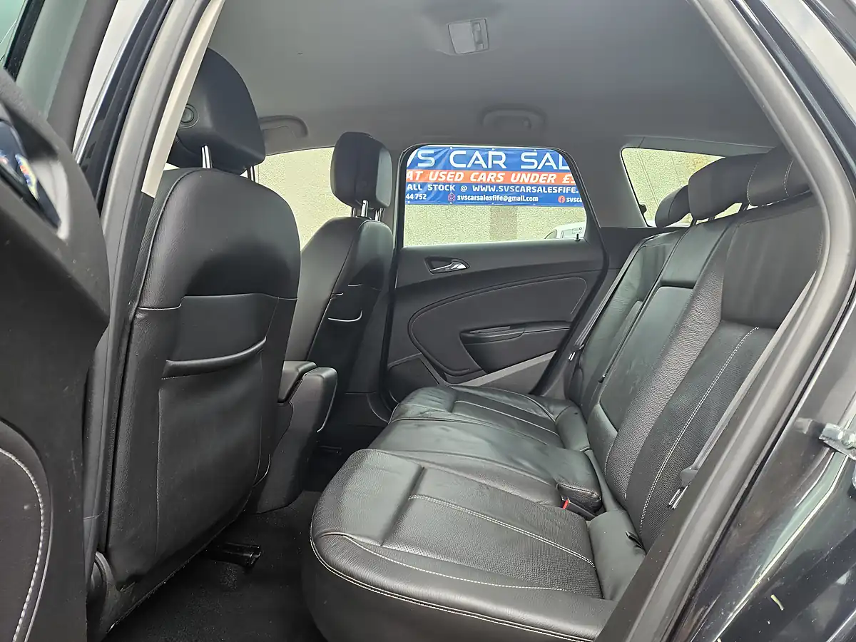 Used 2014 Vauxhall Astra Elite Black - Interior and Exterior details 19