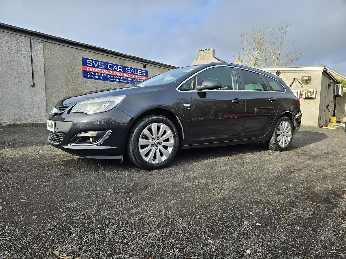 Used 2014 Vauxhall Astra Elite Black - Interior and Exterior details 2
