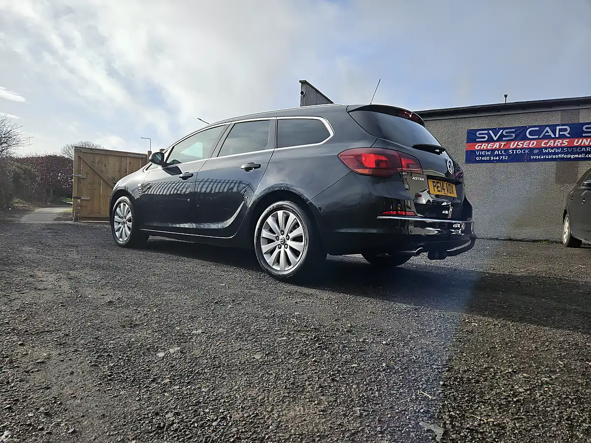 Used 2014 Vauxhall Astra Elite Black - Interior and Exterior details 7