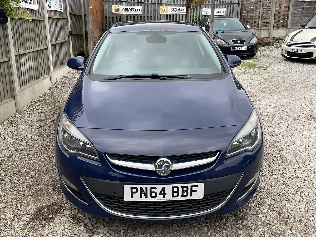 Used 2014 Vauxhall Astra Elite Blue - Interior and Exterior details 13
