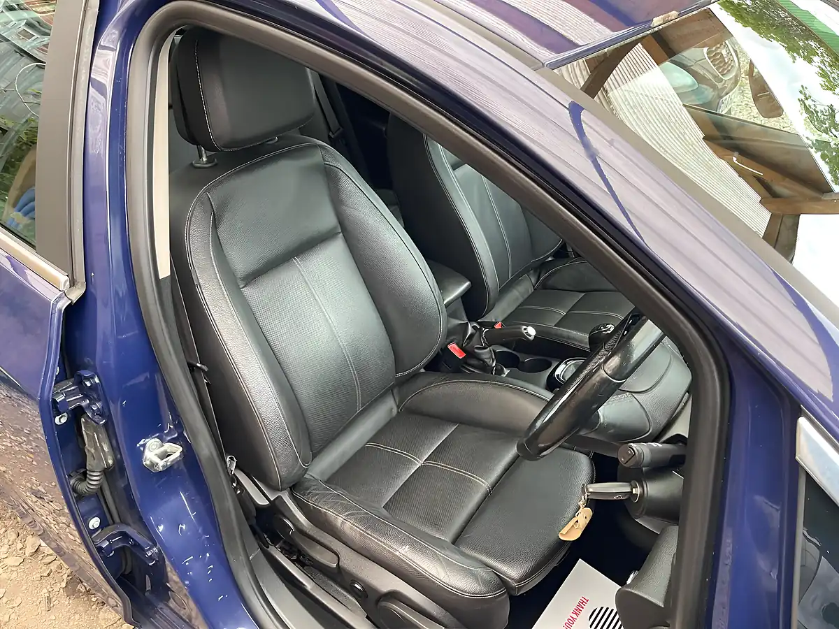 Used 2014 Vauxhall Astra Elite Blue - Interior and Exterior details 15