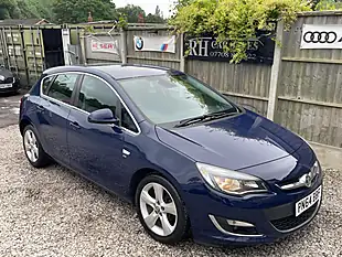 Used 2014 Vauxhall Astra Elite Blue - Interior and Exterior details 2