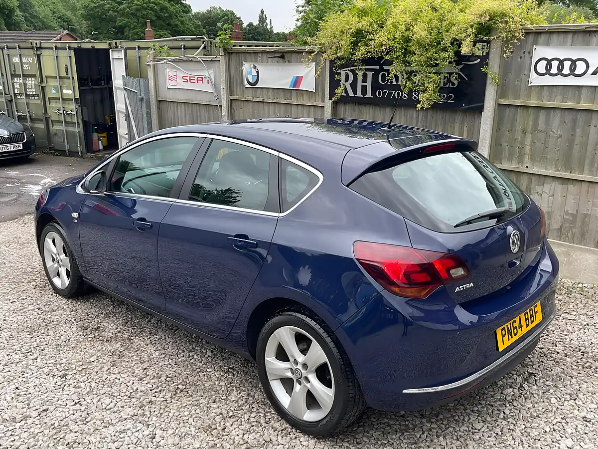 Used 2014 Vauxhall Astra Elite Blue - Interior and Exterior details 7