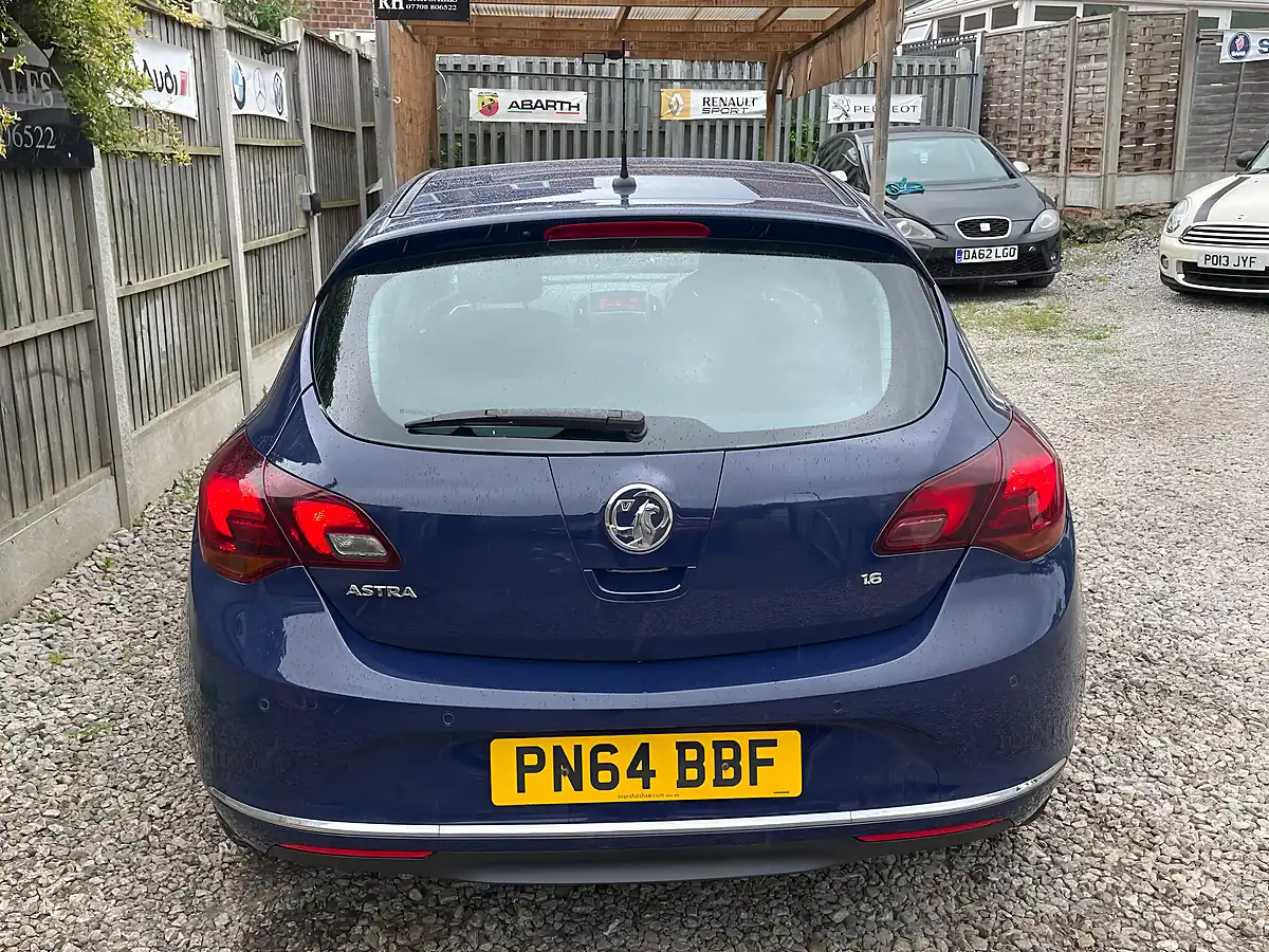 Used 2014 Vauxhall Astra Elite Blue - Interior and Exterior details 8