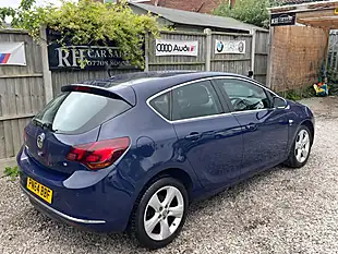 Used 2014 Vauxhall Astra Elite Blue - Interior and Exterior details 9