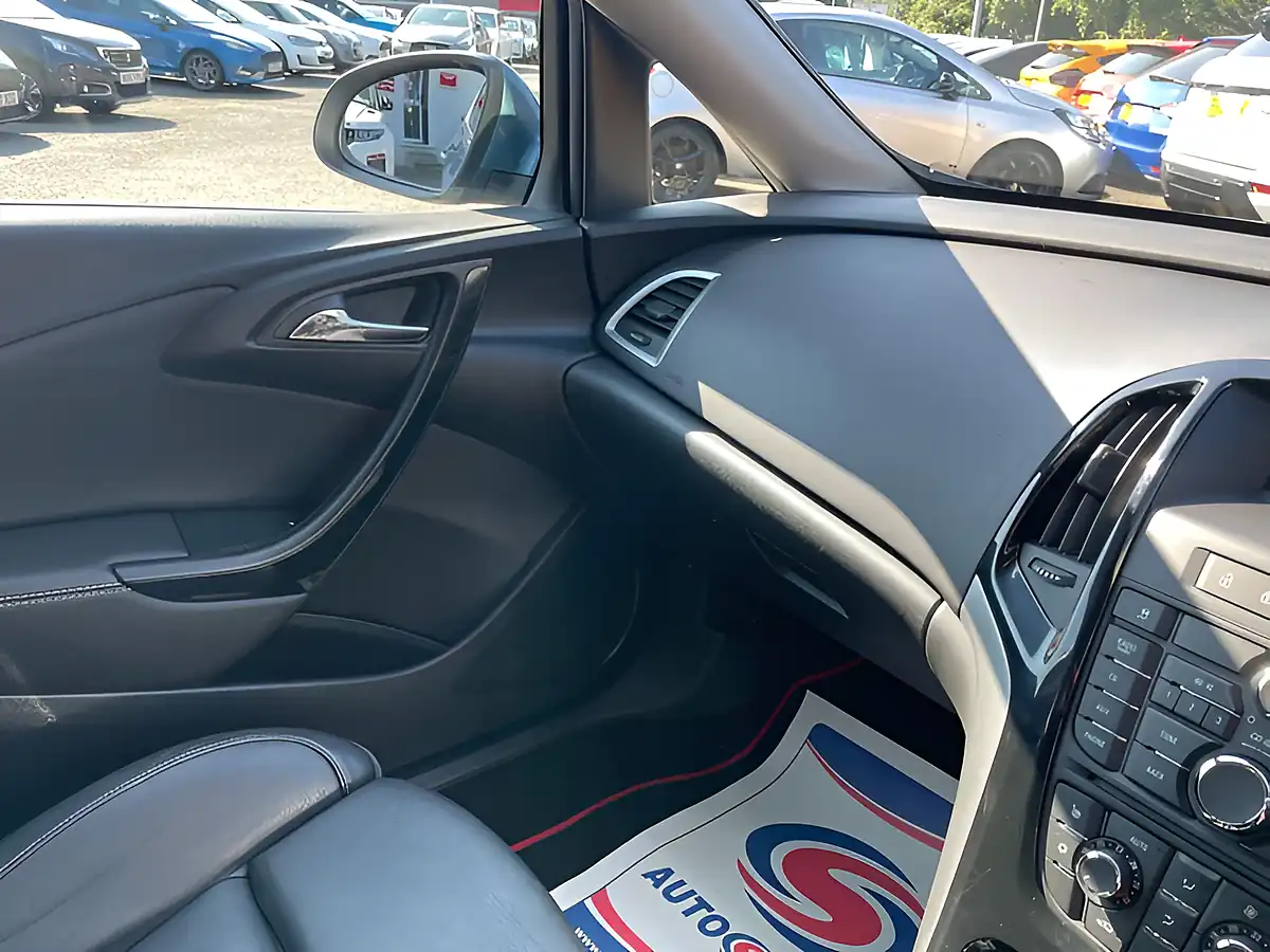 Used 2014 Vauxhall Astra Elite Blue - Interior and Exterior details 17