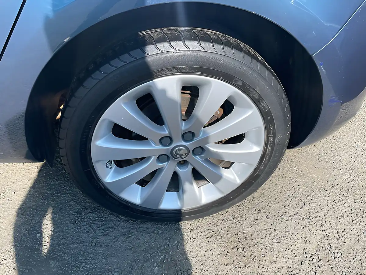 Used 2014 Vauxhall Astra Elite Blue - Interior and Exterior details 20