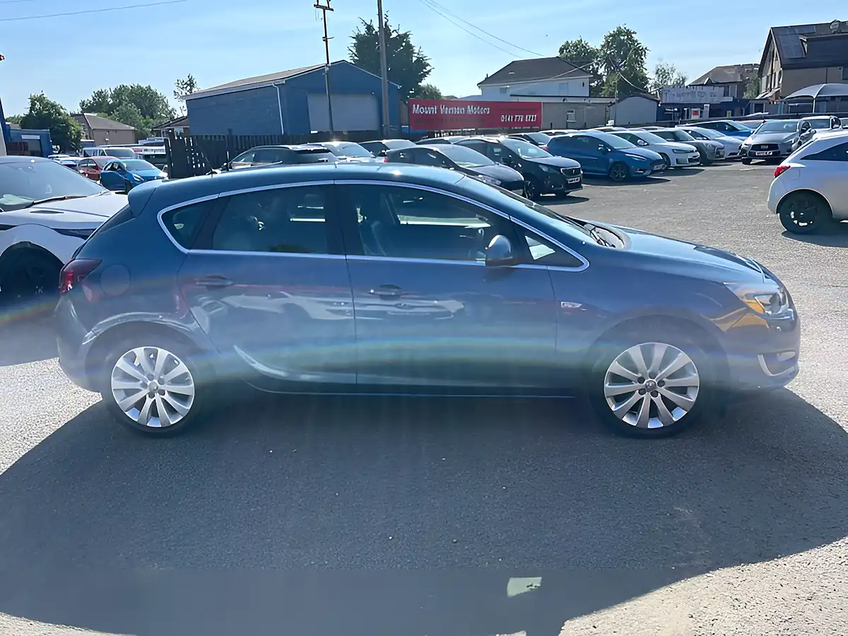 Used 2014 Vauxhall Astra Elite Blue - Interior and Exterior details 7