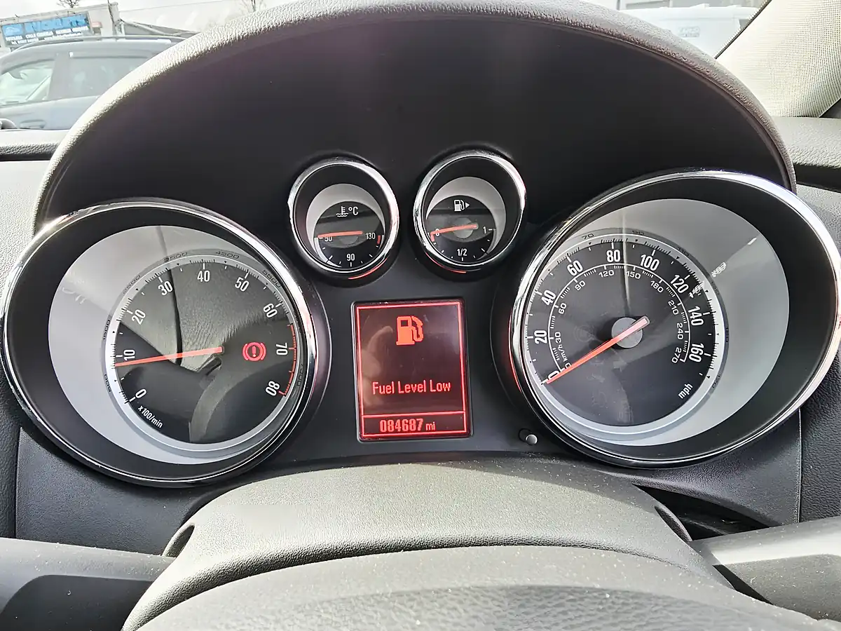 Used 2014 Vauxhall Astra Elite Grey - Interior and Exterior details 11
